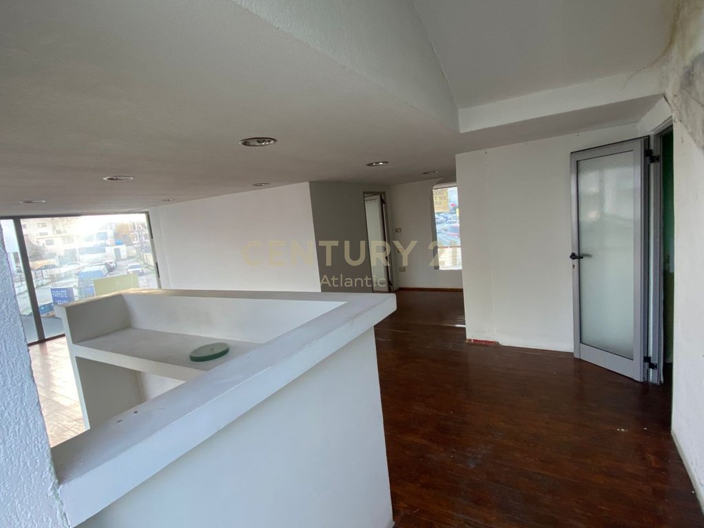 Business premises for rent with a total area of 106 m2 in Neighborhood 17, Durres.