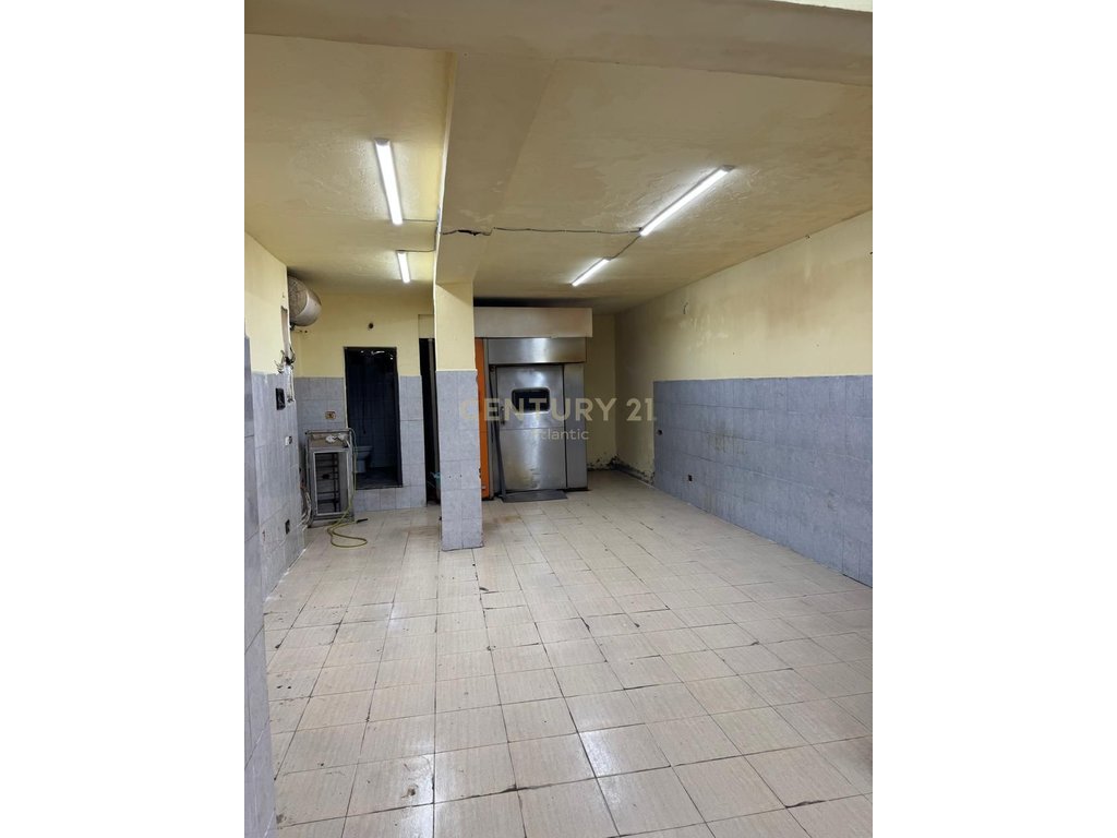 Commercial Ambient For Sale in Neighborhood no.12, Durrës