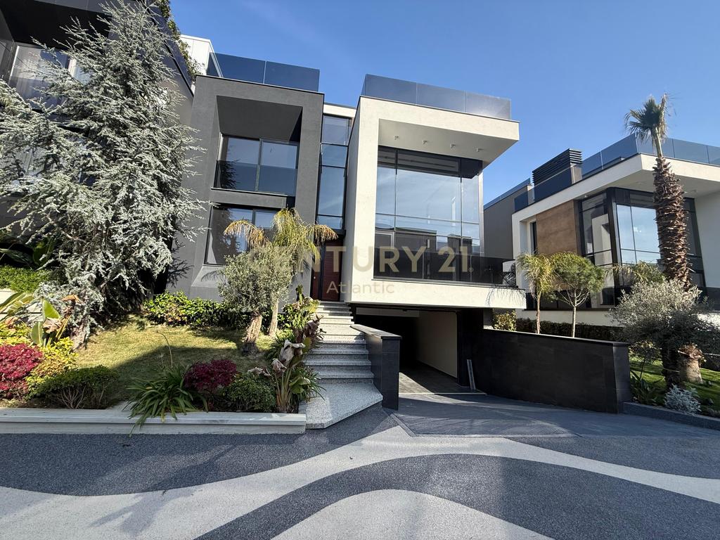 LUXURIOUS VILLA FOR SALE, GOLEM!