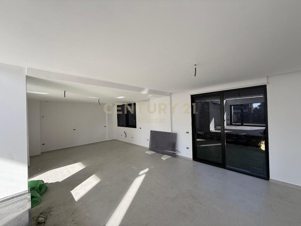 LUXURIOUS VILLA FOR SALE, GOLEM!