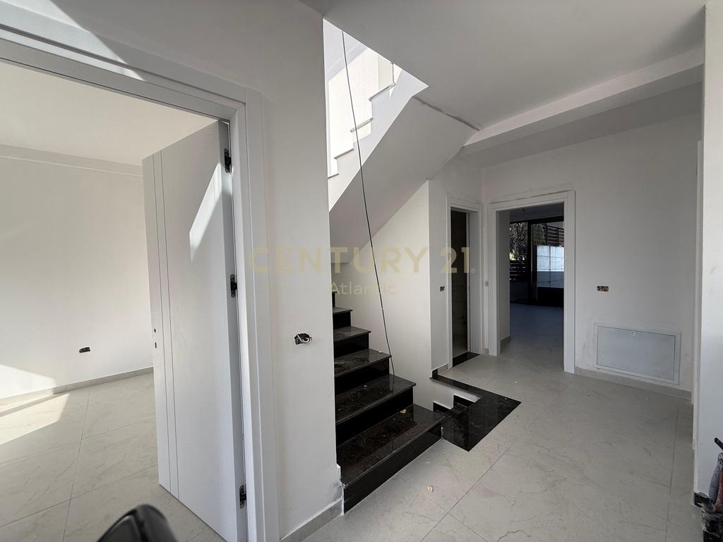 LUXURIOUS VILLA FOR SALE, GOLEM!