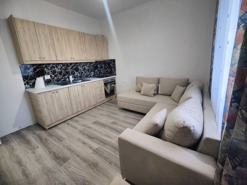 FLOOR 1 FOR RENT, 1+1 NEAR GALAKTIKU, DURRES!