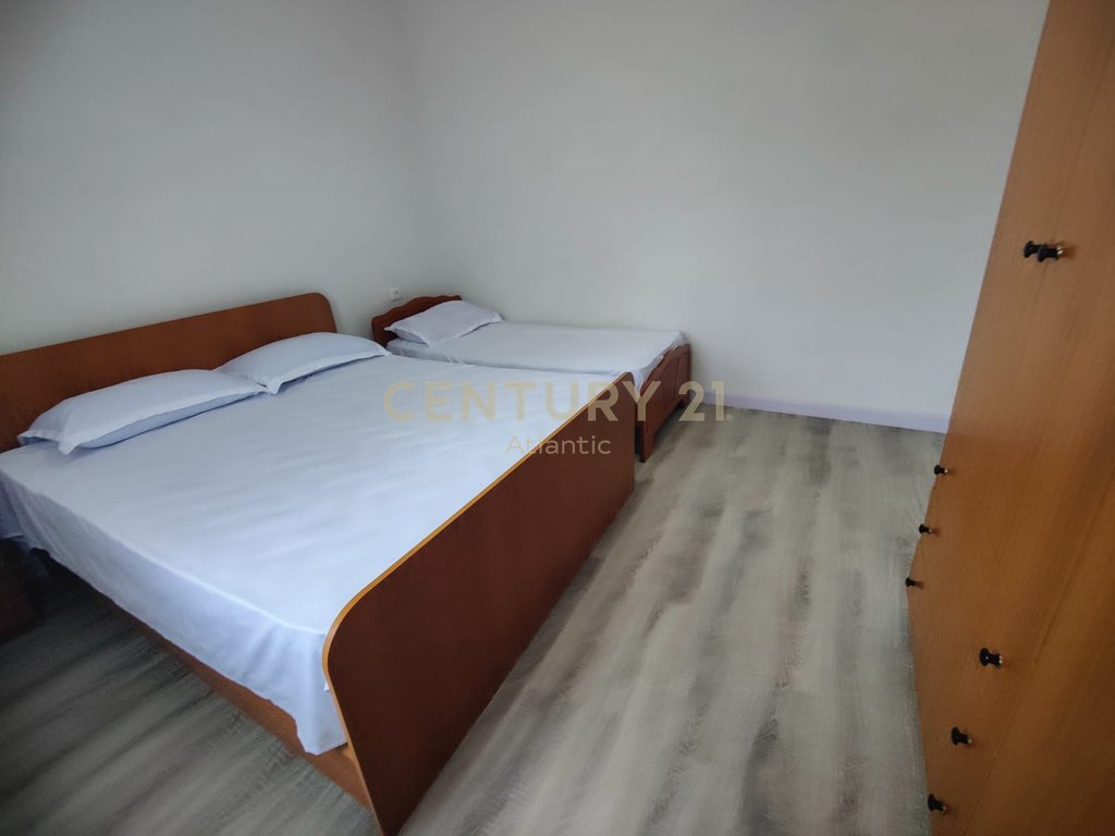 FLOOR 1 FOR RENT, 1+1 NEAR GALAKTIKU, DURRES!