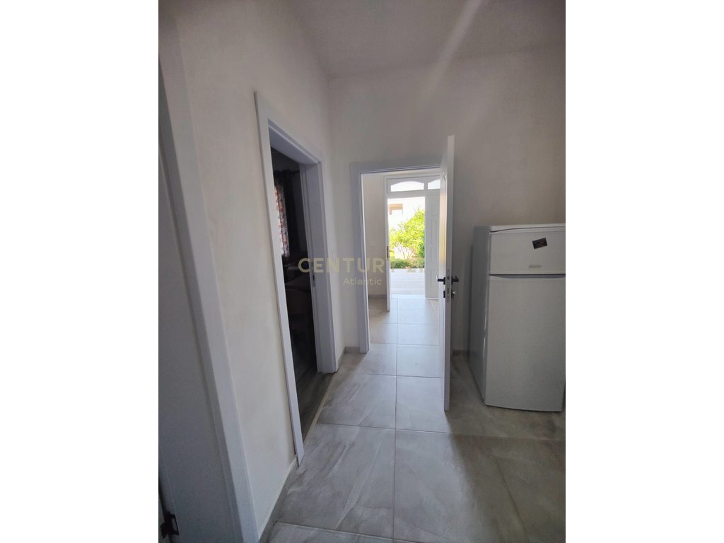 FLOOR 1 FOR RENT, 1+1 NEAR GALAKTIKU, DURRES!