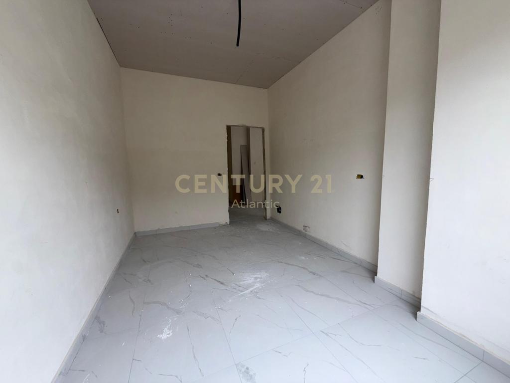 Apartment 2+1+27m² Veranda for sale, in Golem-Durres 90000€ | 109 m²