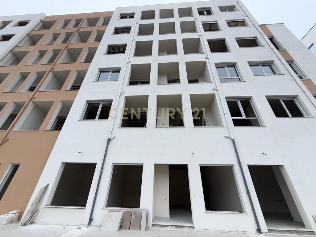 Apartment 1+1+17 m2 Veranda For Sale in Golem, Durrës - €75,000 | 92 m²