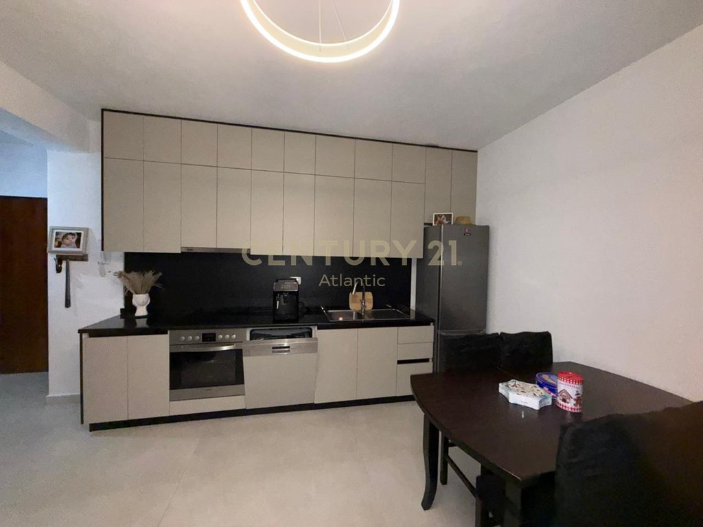 Apartament 1+1 Me Qira në Shkëmbi i Kavajës, Durrës - 500€ | 63 m²