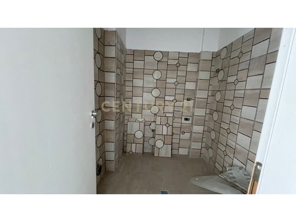 SELLING 2 APARTMENTS IN BEACH RAILWAY, DURRES!
