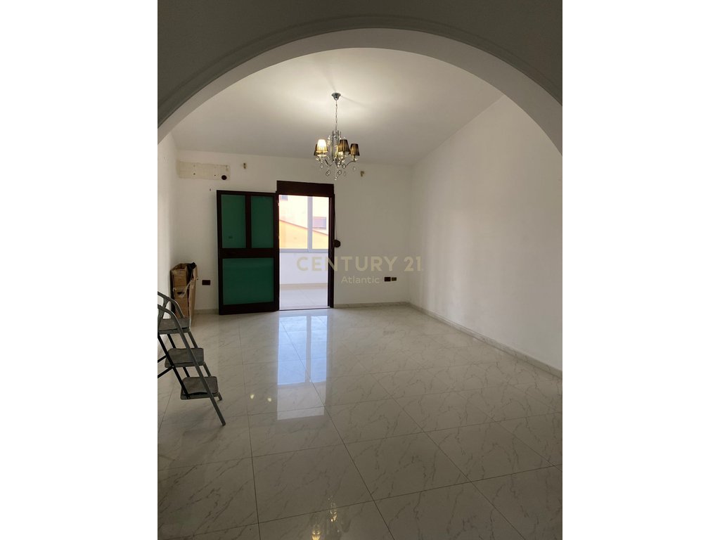 Apartament 2+1 Me Qira në Periferia Durrës - 360€ | 308.38 m²
