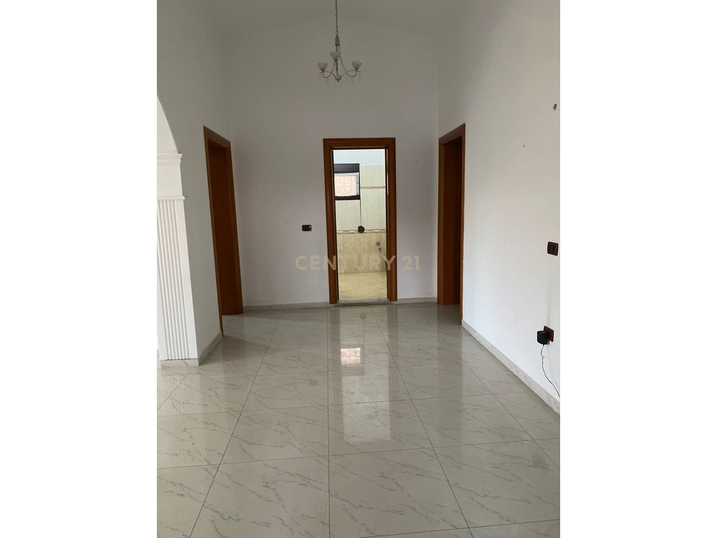 Apartament 2+1 Me Qira në Periferia Durrës - 360€ | 308.38 m²