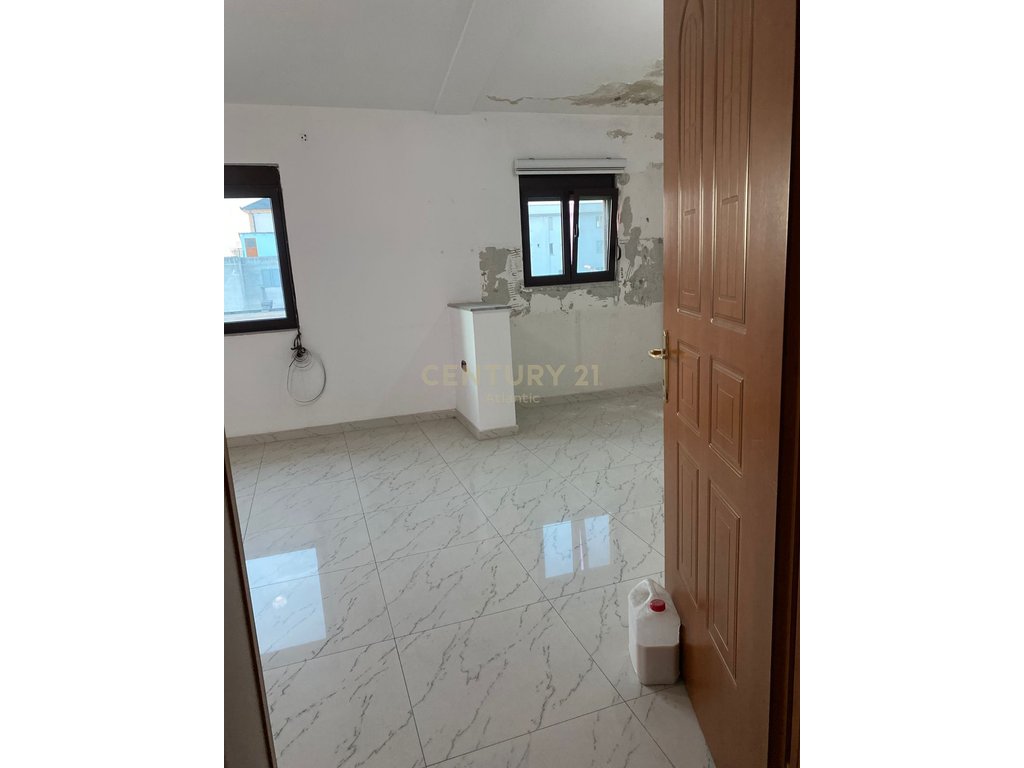 Apartament 2+1 Me Qira në Periferia Durrës - 360€ | 308.38 m²