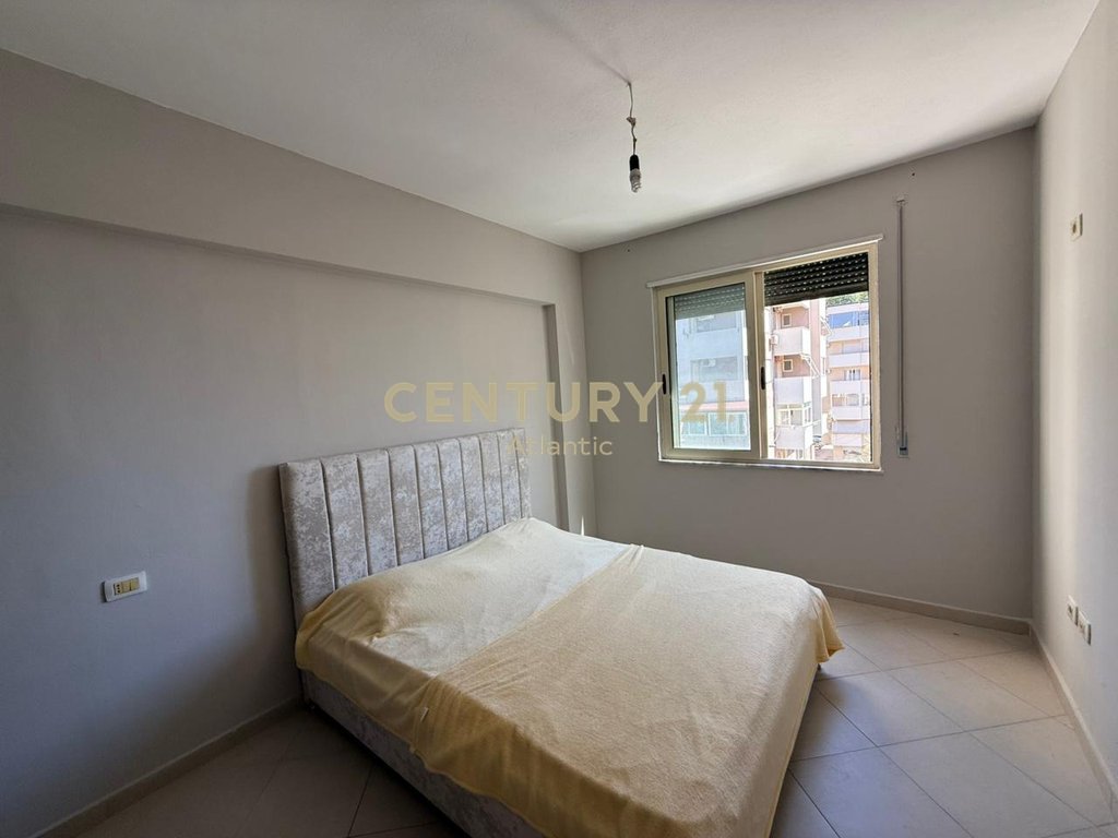 Jepet me qira apartament 2+1 me pamje deti ,Plazh Stacioni i parë, Durrës!