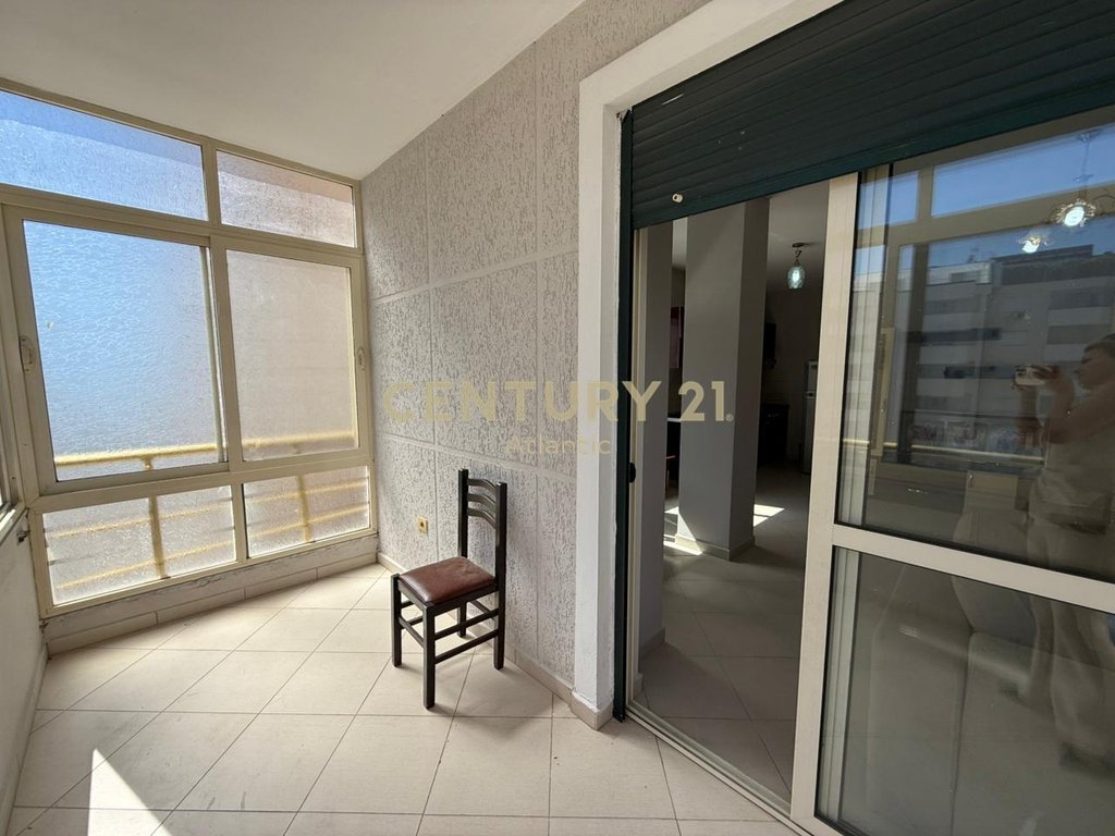 Jepet me qira apartament 2+1 me pamje deti ,Plazh Stacioni i parë, Durrës!
