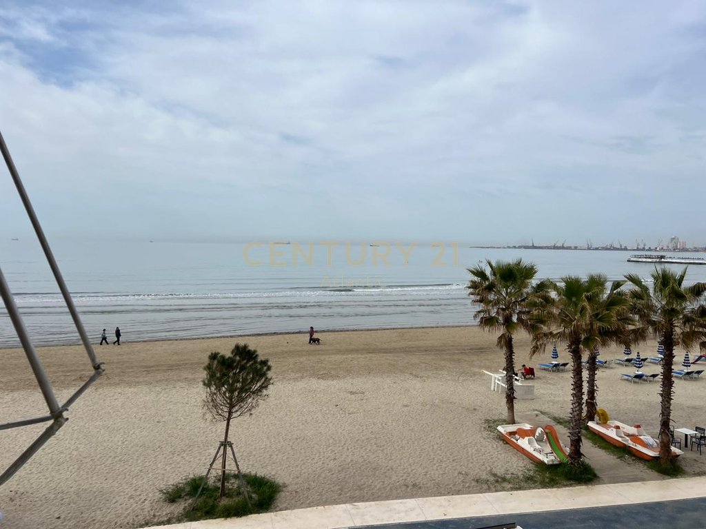 APARTMENT FOR RENT FIRST LINE WITH SEA BEACH RED WHEEL FOR LONG TERM RENT!