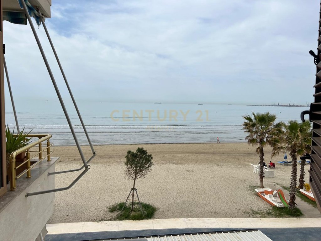 APARTMENT FOR RENT FIRST LINE WITH SEA BEACH RED WHEEL FOR LONG TERM RENT!