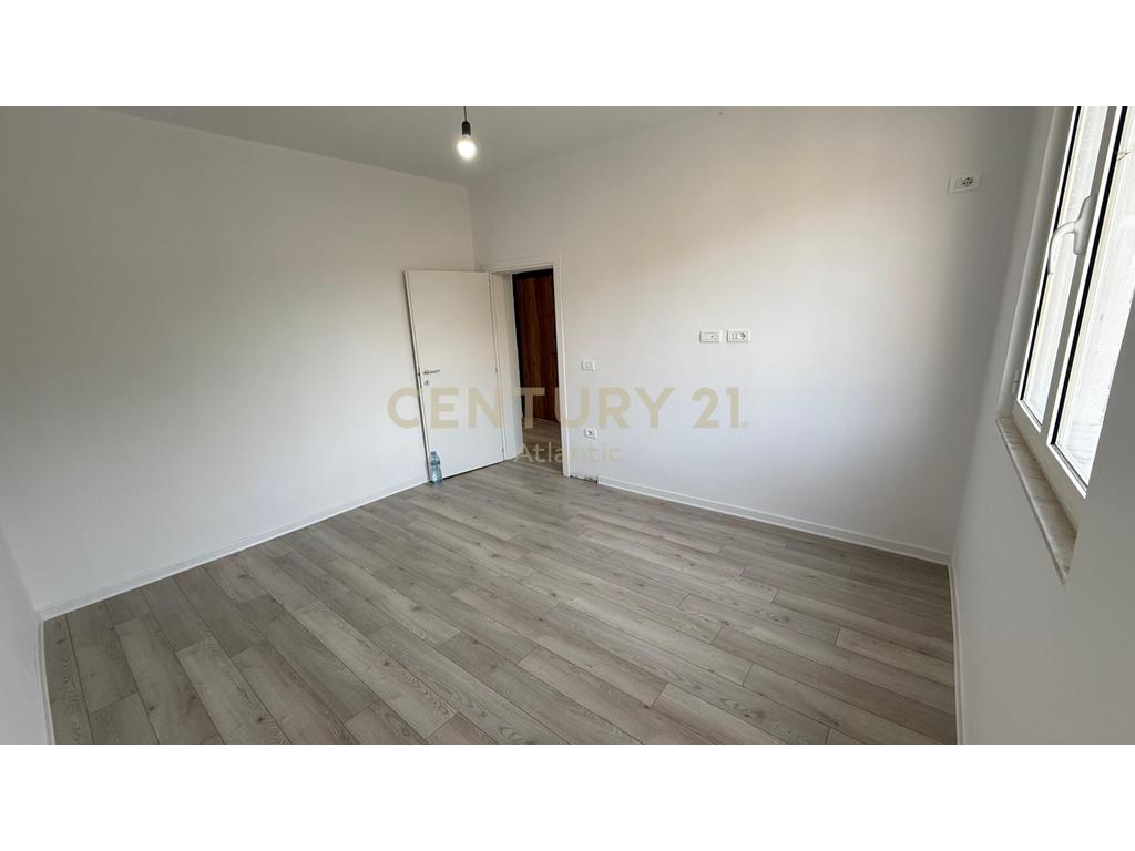 Apartament 2+1 në shitje në Çezma e ferrës, Durrës - 82,000€ | 70 m²