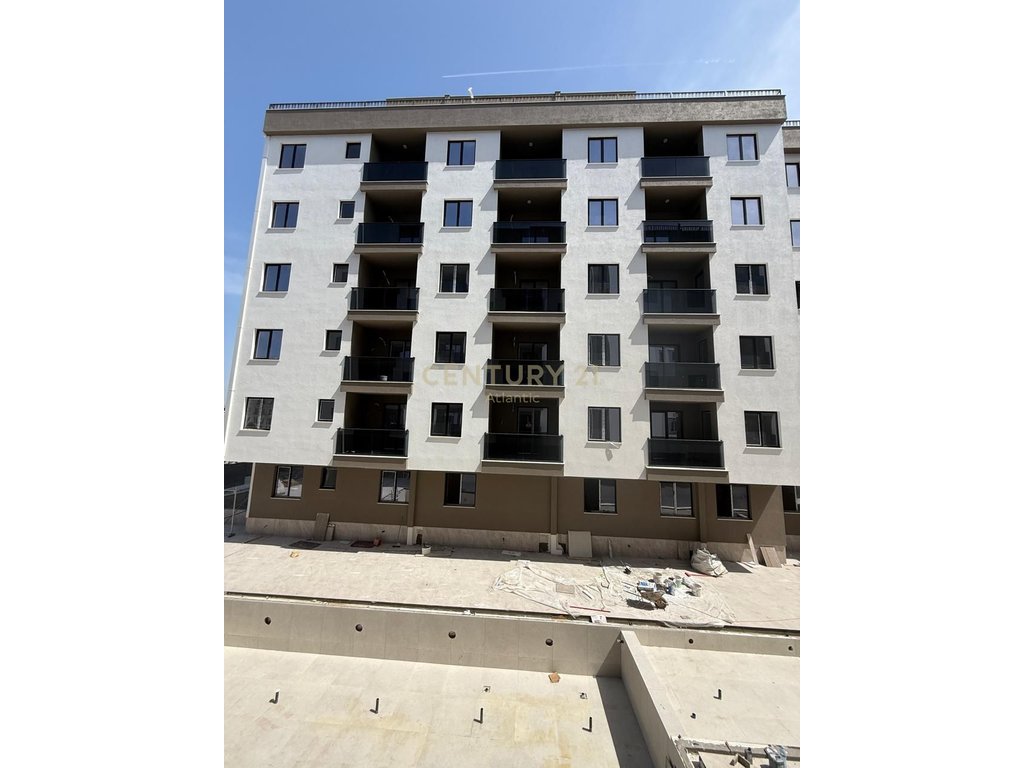 1+1 Apartment For Sale in Mali i Robit, Durrës