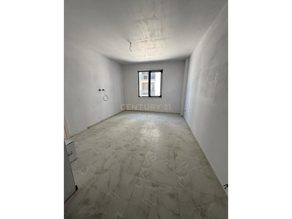 1+1 Apartment For Sale in Mali i Robit, Durrës