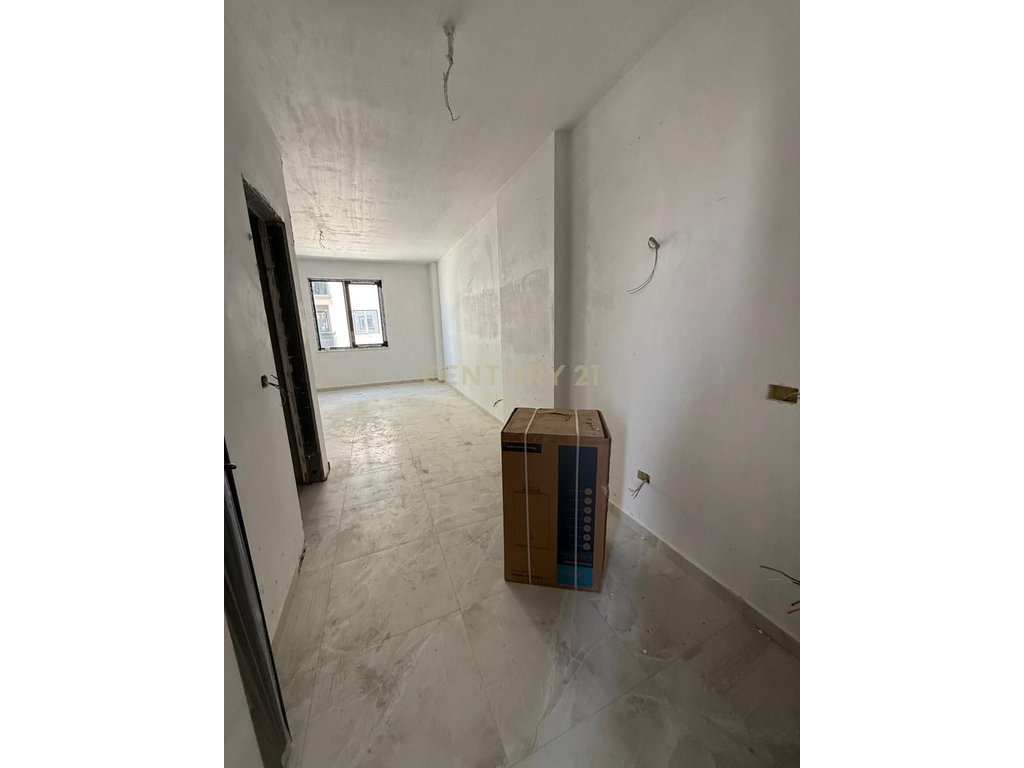 1+1 Apartment For Sale in Mali i Robit, Durrës