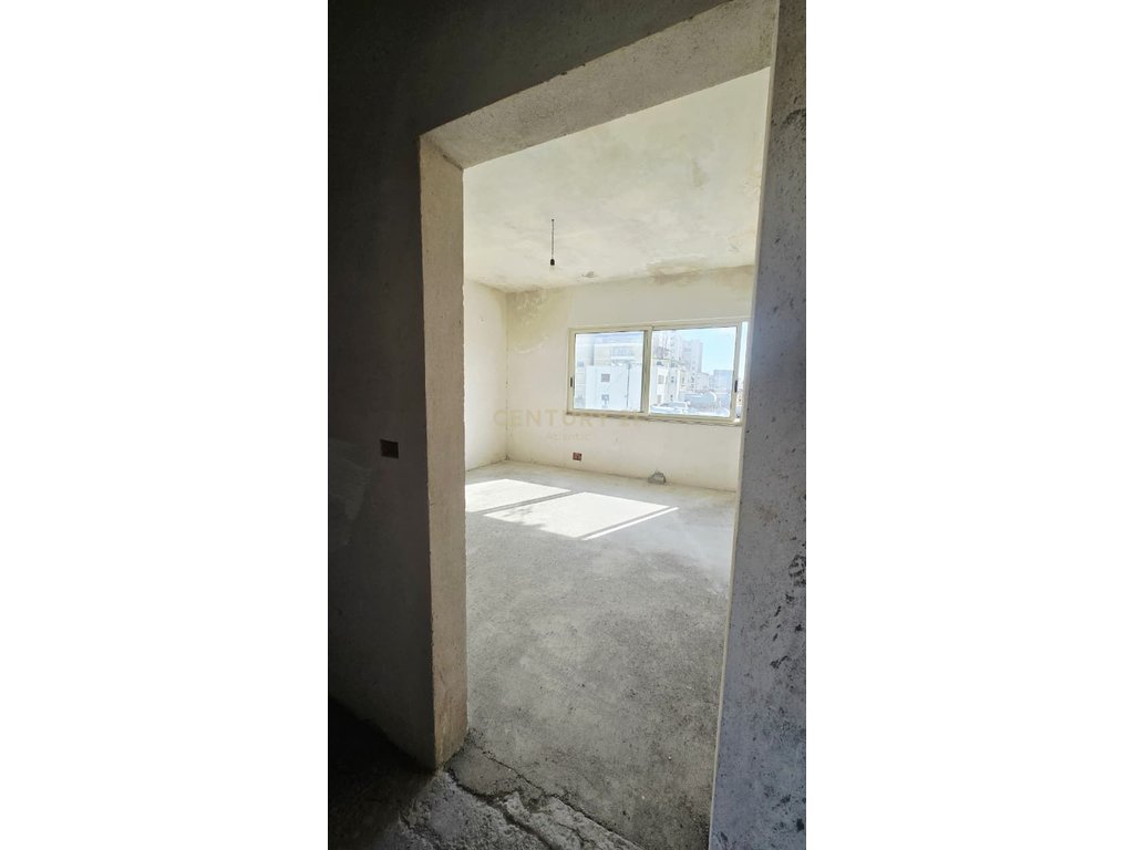 APARTMENT 6+2 FOR SALE Aleksander Goga Street, Durrës