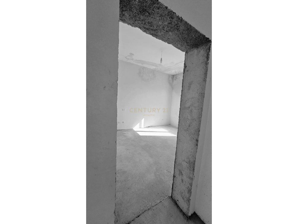 APARTMENT 6+2 FOR SALE Aleksander Goga Street, Durrës