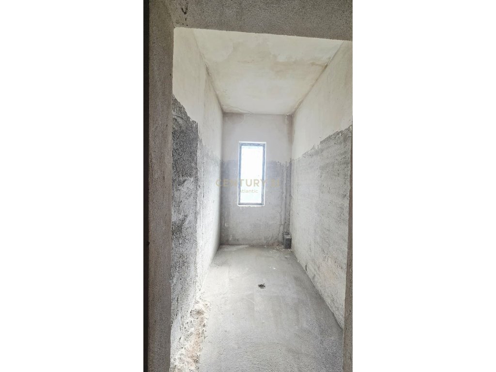 APARTMENT 6+2 FOR SALE Aleksander Goga Street, Durrës