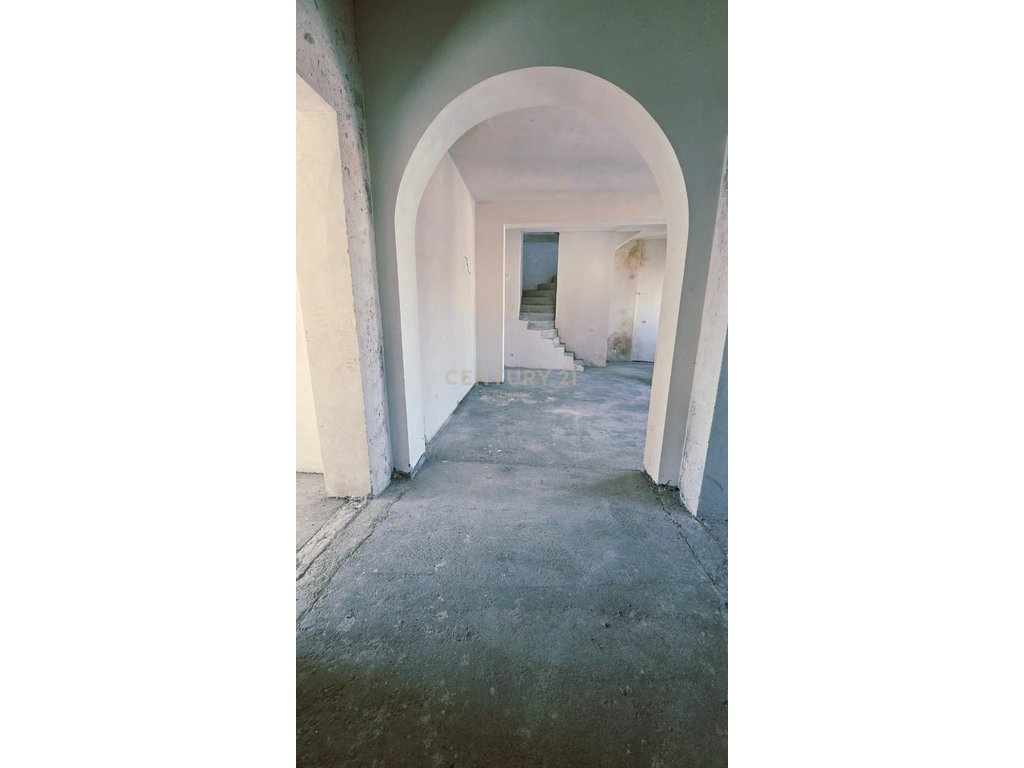 APARTMENT 6+2 FOR SALE Aleksander Goga Street, Durrës