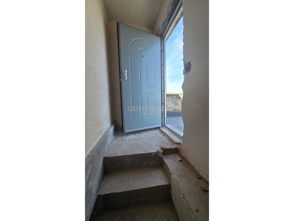 APARTMENT 6+2 FOR SALE Aleksander Goga Street, Durrës