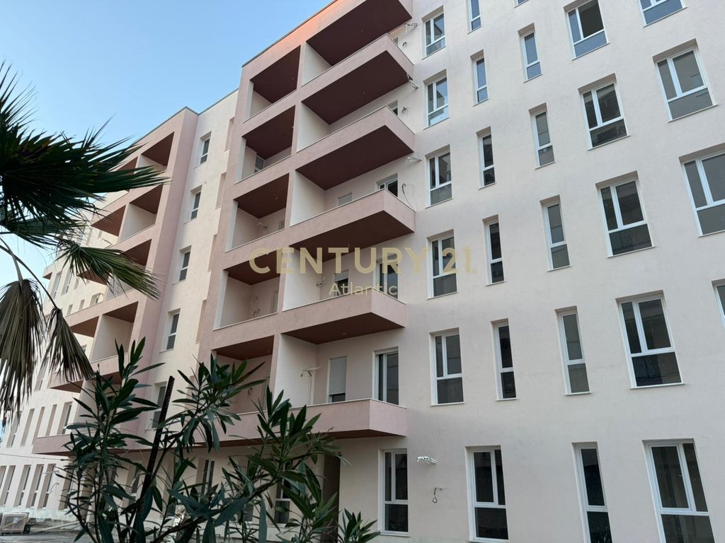 Apartment 1+1 For Sale in Golem, 150 meters from the sea - €93,200 | 72 m²