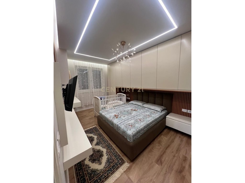 2+1 apartment for rent on the first line by the sea, Shkëmbi i Kavajës, Durrës.