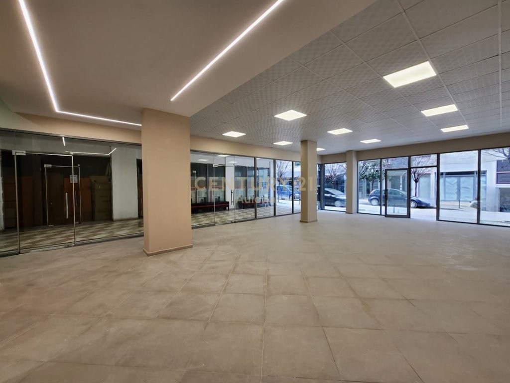 Rental Unit near Main Boulevard, Vlora