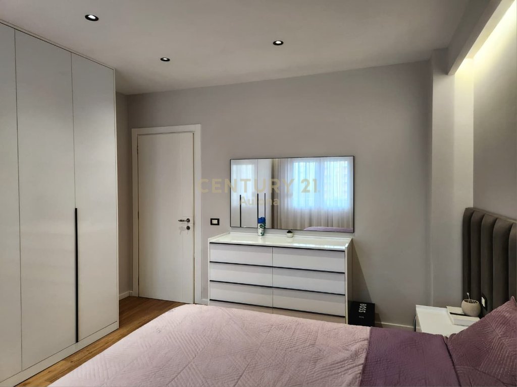 MODERN 2+1 APARTMENT FOR RENT NEAR LUNGOMARE 1