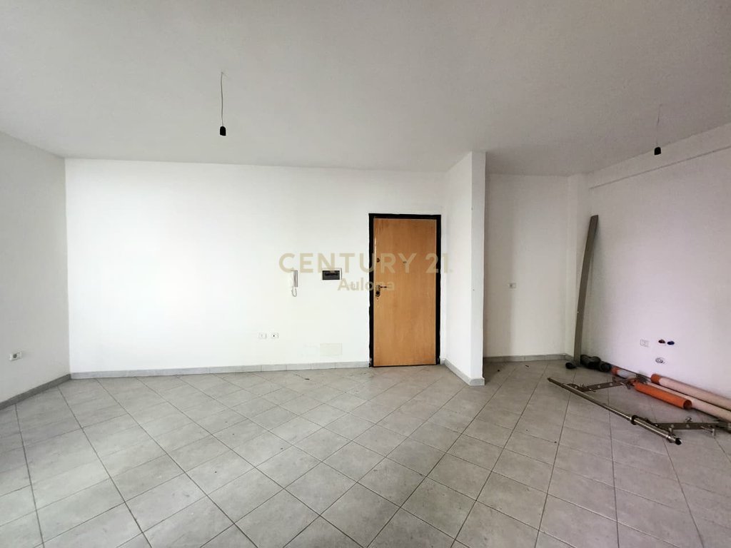 1+1 APARTMENT WITH VERANDA FOR SALE IN THE COMPLEX "GREEN TOWER VLORE"