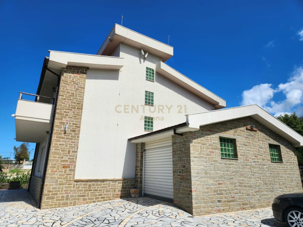 VILLA FOR SALE IN TRAGJA