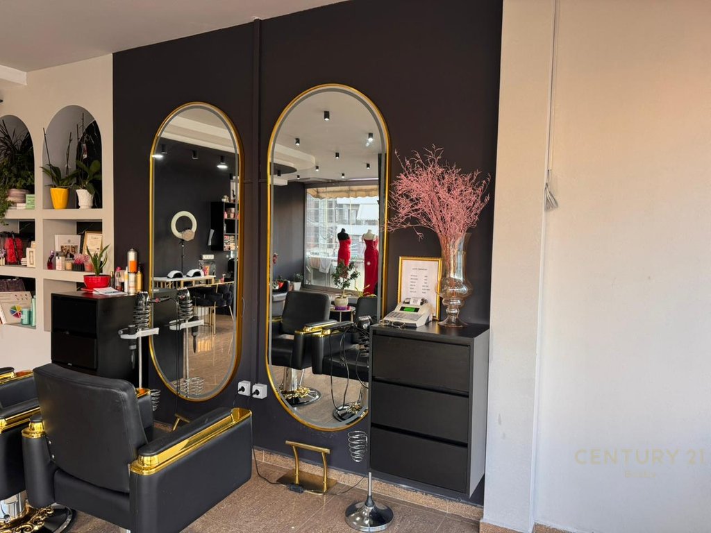 Astir, commercial space for rent on the main street