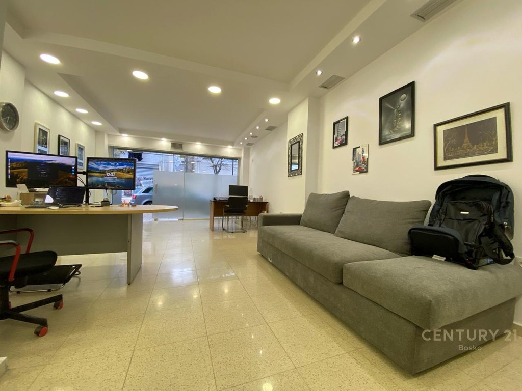 COMMERCIAL UNIT FOR RENT BEHIND THE FACULTY OF SCIENCES