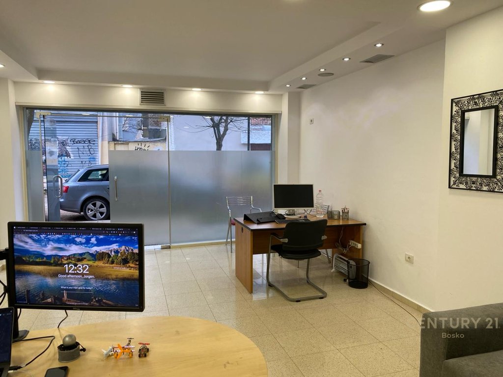 COMMERCIAL UNIT FOR RENT BEHIND THE FACULTY OF SCIENCES