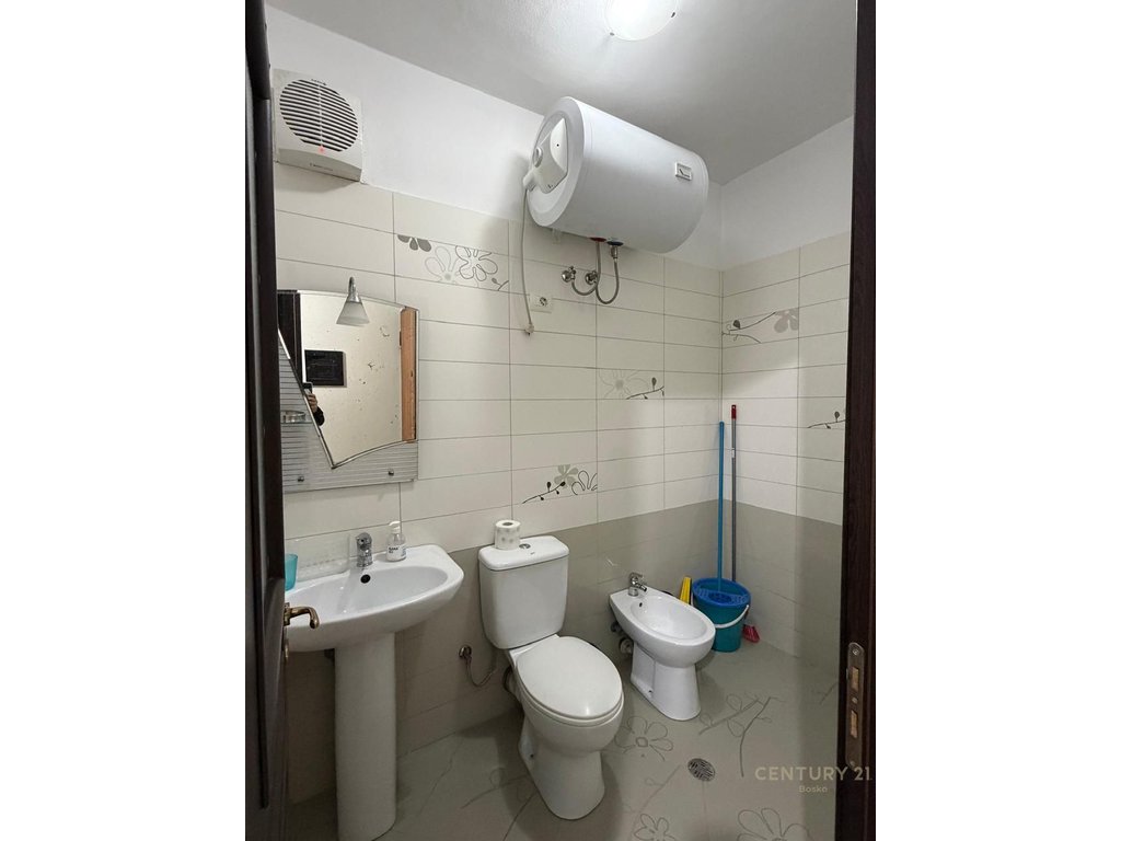 2+1+2 apartment for rent in the Astir area, opposite Vila L.