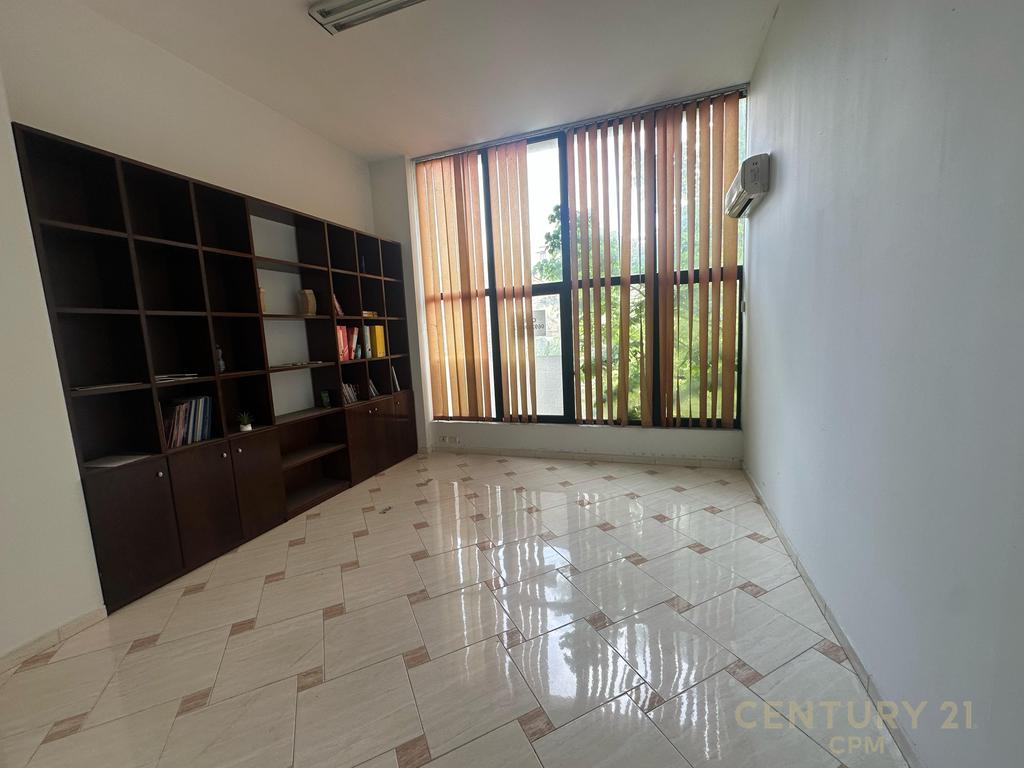 Commercial space for rent near the Ministry of Foreign Affairs!
