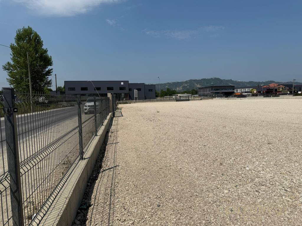 LAND FOR RENT IN RINAS!