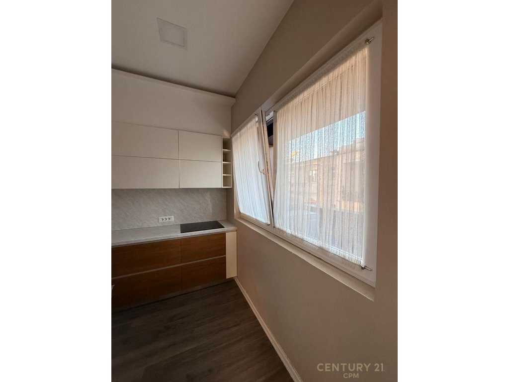 LUXURY 2+1 APARTMENT FOR RENT WITH PARKING SPACE NEAR FLORA CAFE!