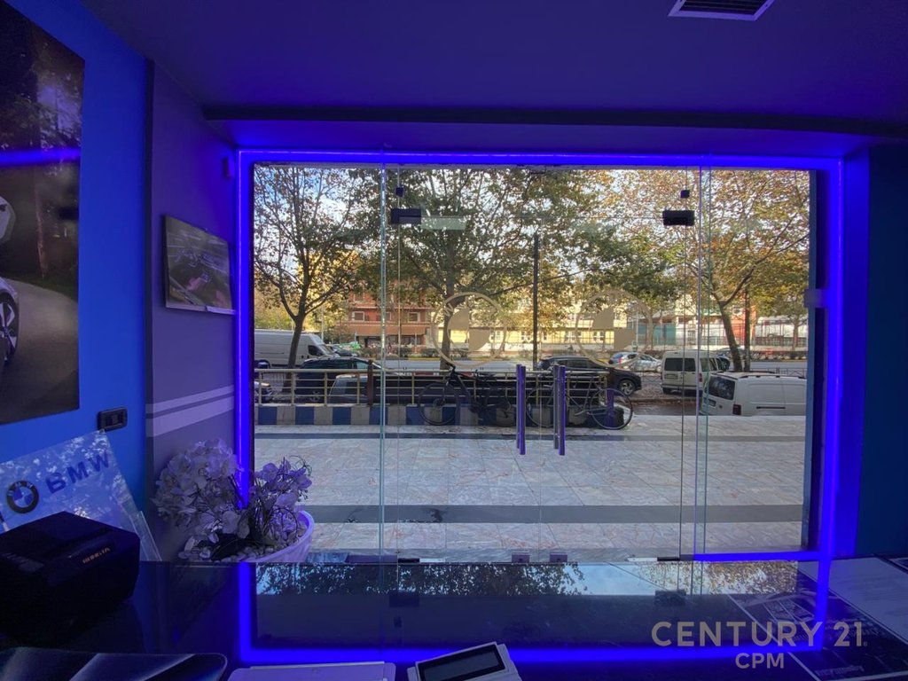 LAPRAKE MAIN ROAD CORNER BUSINESS UNIT FOR SALE