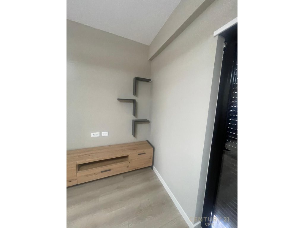 Apartment 1+1 for sale at Kodra e Diellit!