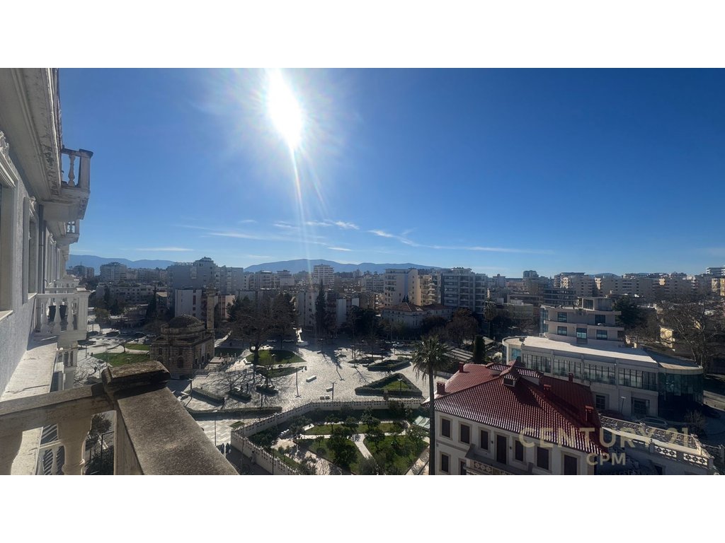 APARTMENT BUILDING 1+1 WITH PANORAMIC VIEW AT FLAMUR SQUARE!