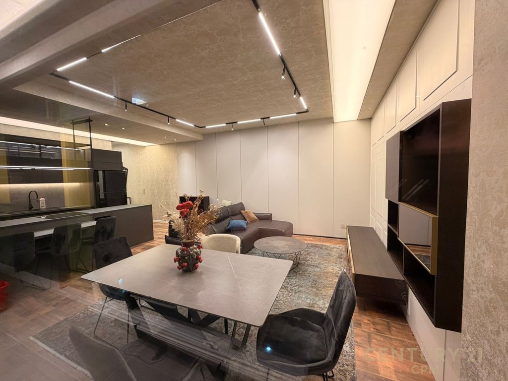 SHESIM SUPER APARTMENT AT AMBASSADOR 3!