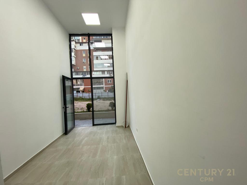PARIS MUNICIPALITY OFFERS BUSINESS PREMISES FOR RENT GROUND FLOOR