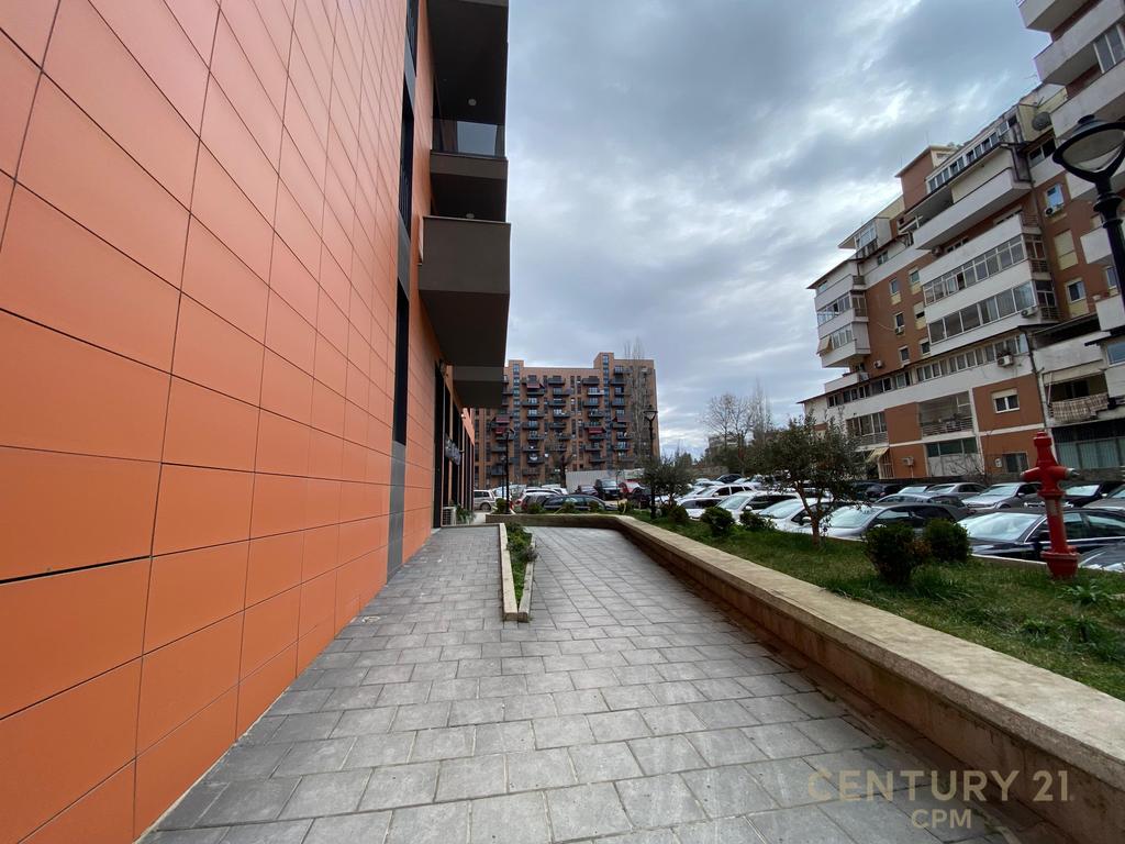 PARIS MUNICIPALITY OFFERS BUSINESS PREMISES FOR RENT GROUND FLOOR