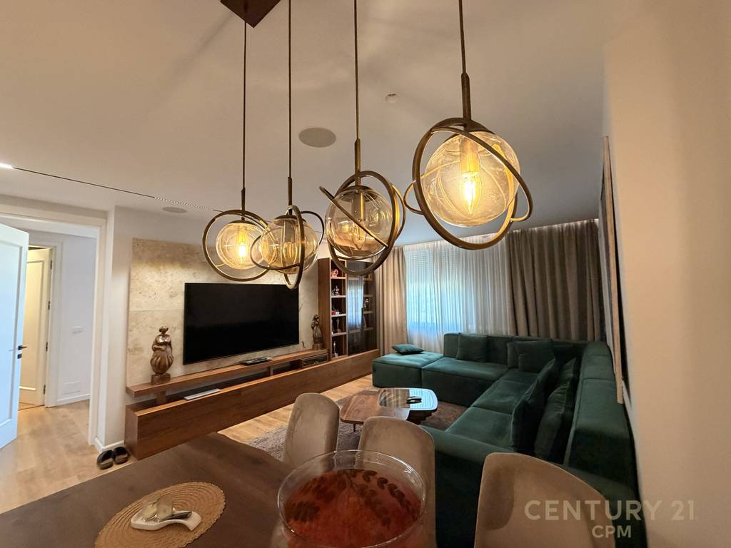 3+1+2+2 ROOM APARTMENT WITH PARKING SPACES NEAR AIR ALBANIA STADIUM