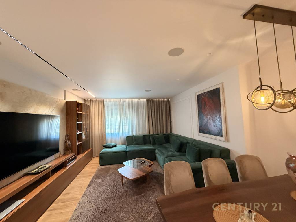 3+1+2+2 ROOM APARTMENT WITH PARKING SPACES NEAR AIR ALBANIA STADIUM
