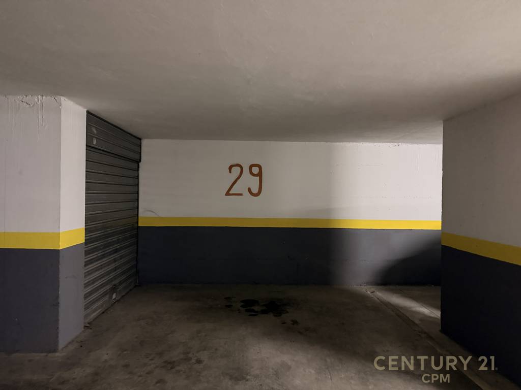 3+1+2+2 ROOM APARTMENT WITH PARKING SPACES NEAR AIR ALBANIA STADIUM